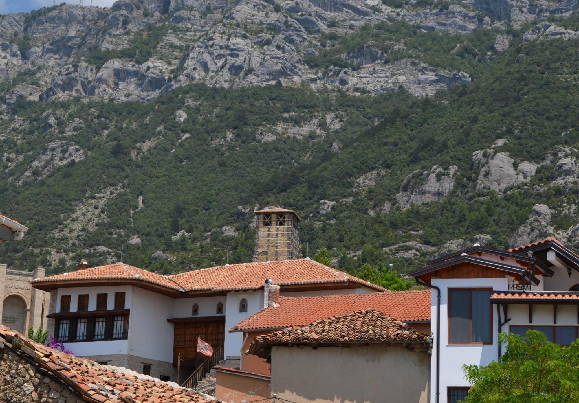 The House Of Dollma , Inside Kruja Castle Hotel Exterior foto