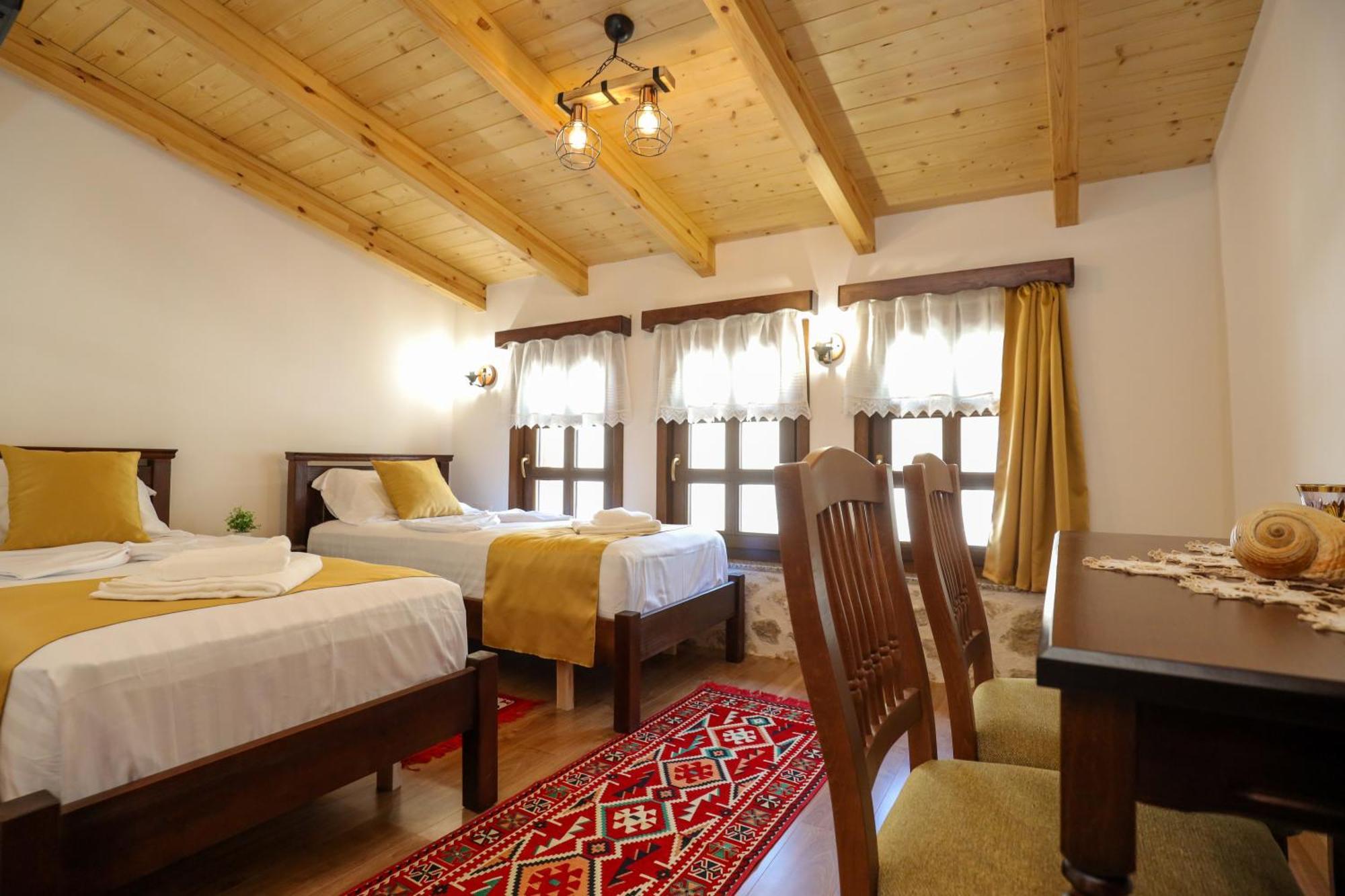 The House Of Dollma , Inside Kruja Castle Hotel Exterior foto