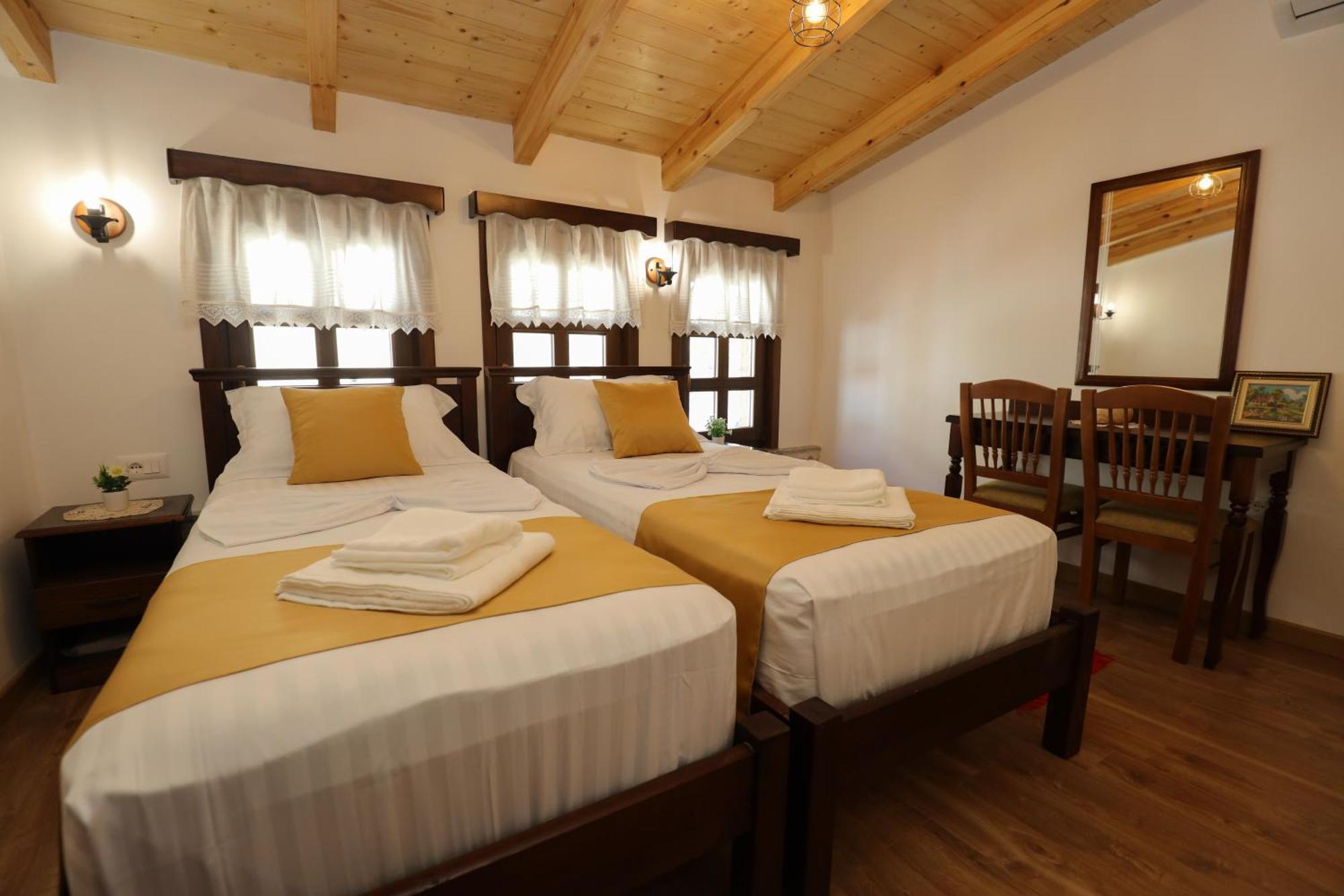 The House Of Dollma , Inside Kruja Castle Hotel Exterior foto