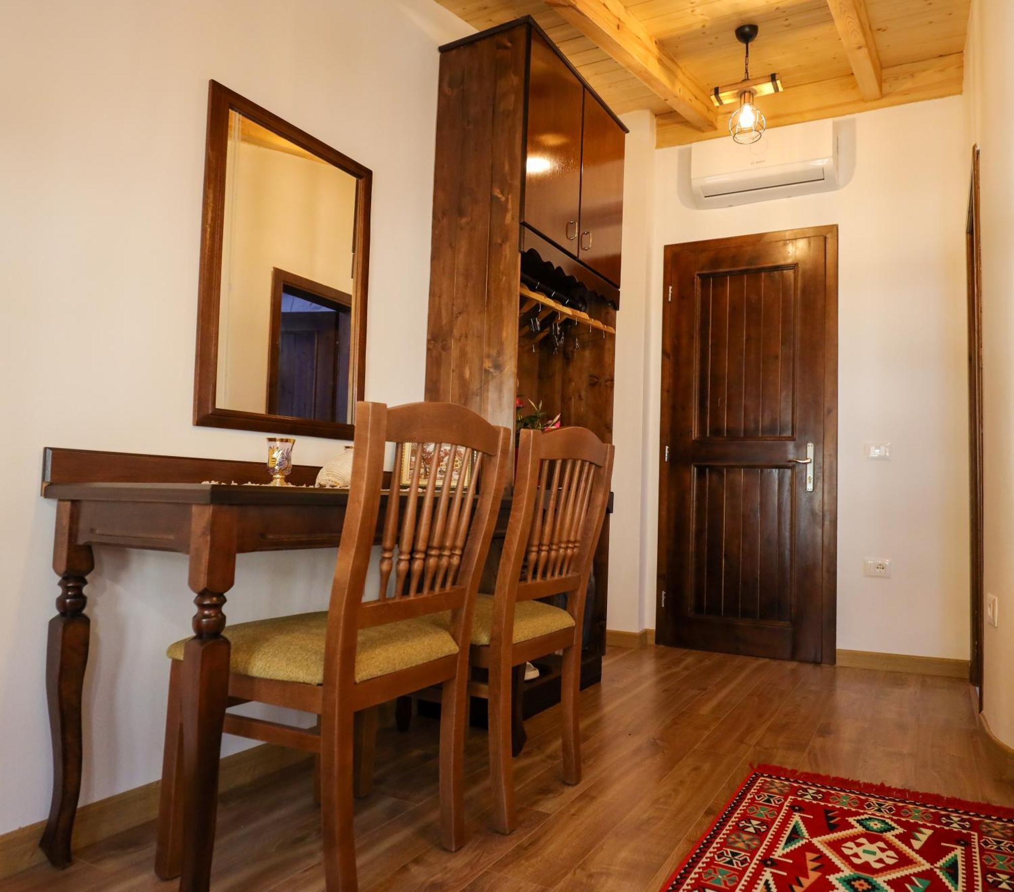 The House Of Dollma , Inside Kruja Castle Hotel Exterior foto