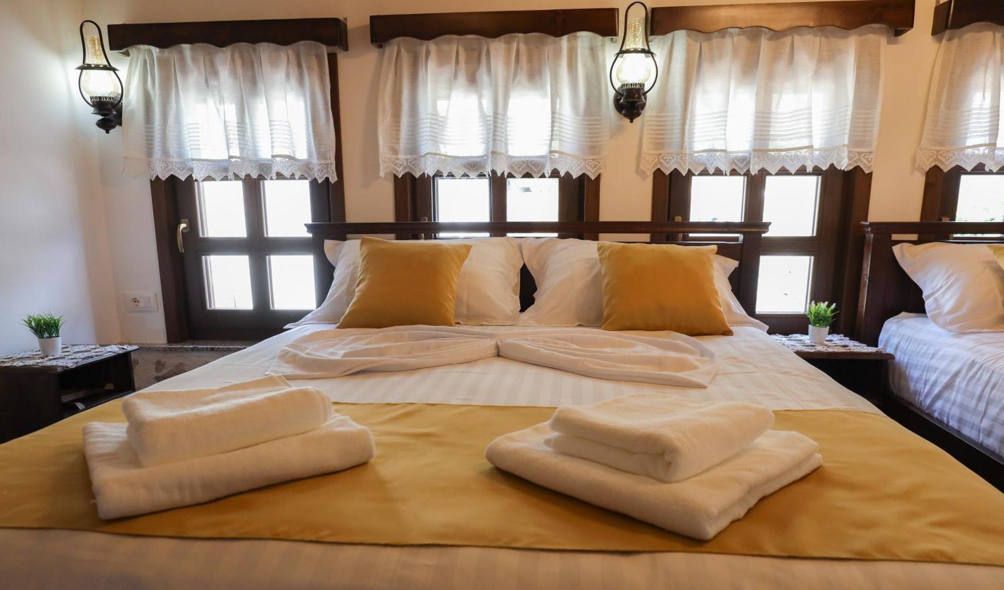 The House Of Dollma , Inside Kruja Castle Hotel Cameră foto