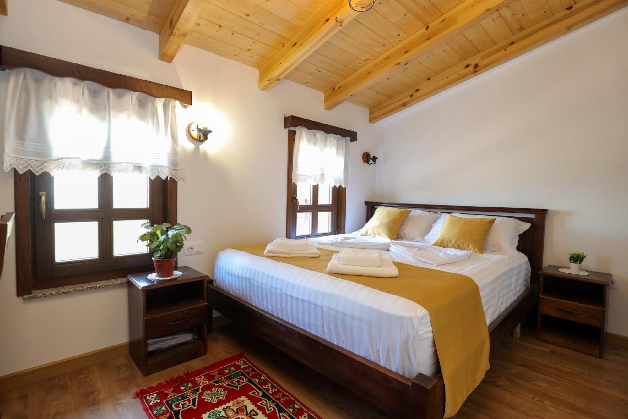 The House Of Dollma , Inside Kruja Castle Hotel Exterior foto