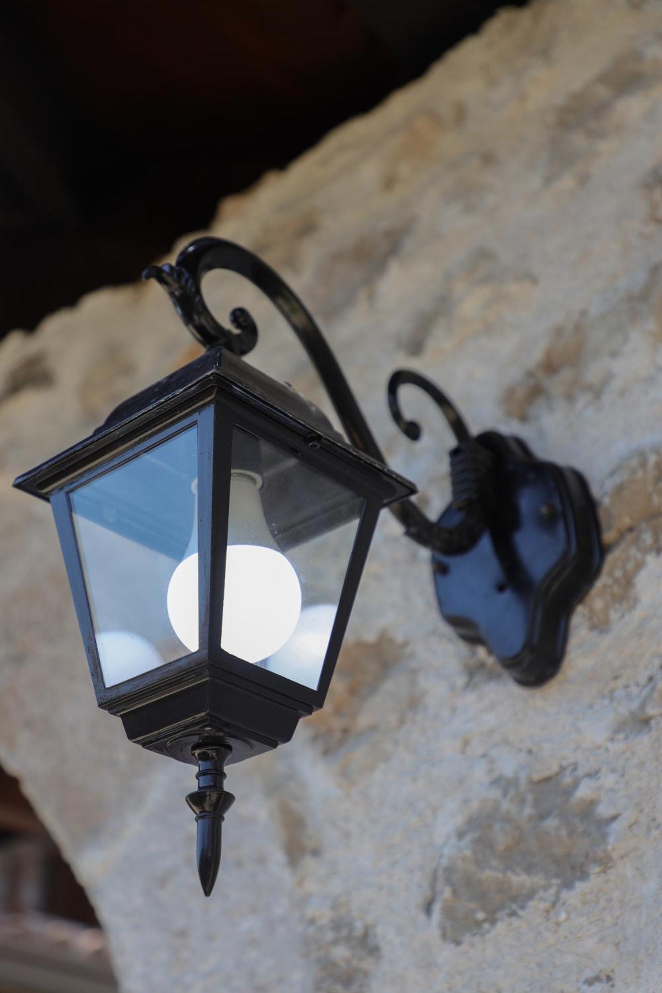 The House Of Dollma , Inside Kruja Castle Hotel Exterior foto