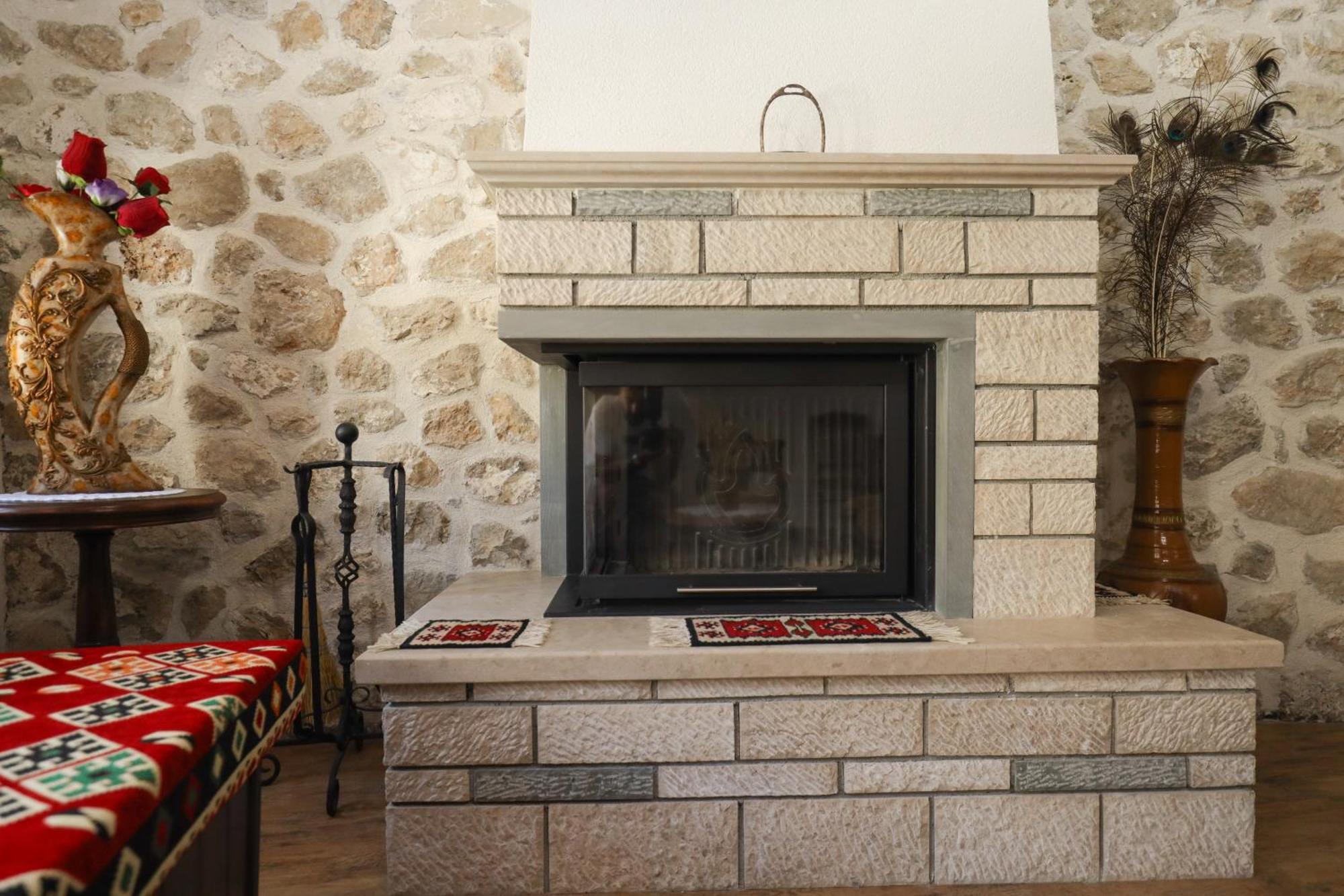 The House Of Dollma , Inside Kruja Castle Hotel Exterior foto