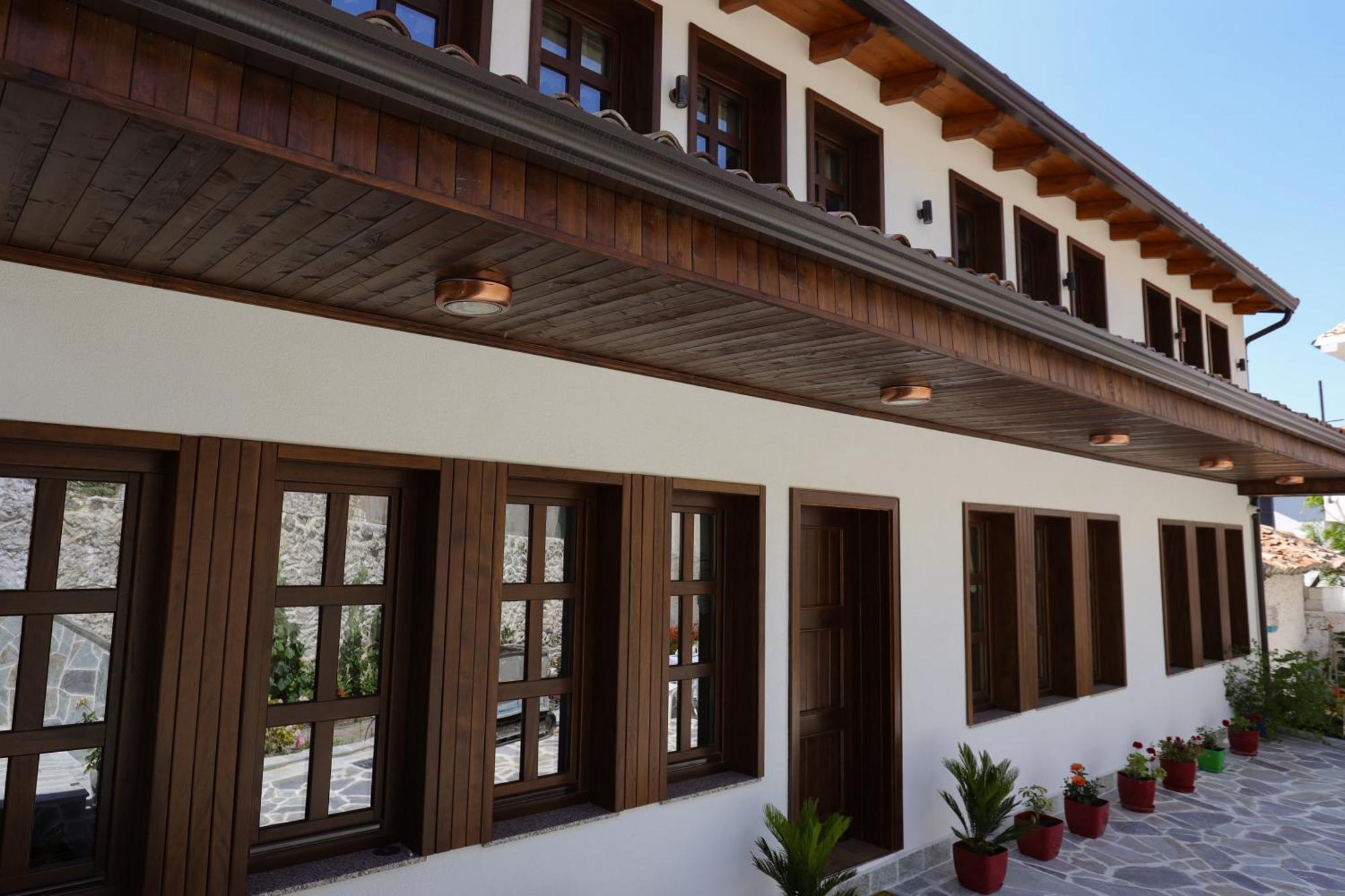 The House Of Dollma , Inside Kruja Castle Hotel Exterior foto