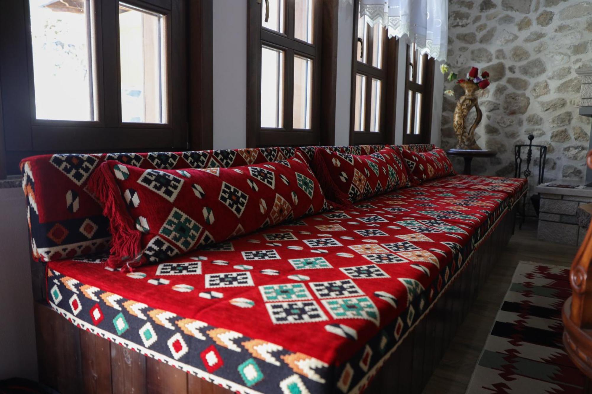 The House Of Dollma , Inside Kruja Castle Hotel Exterior foto