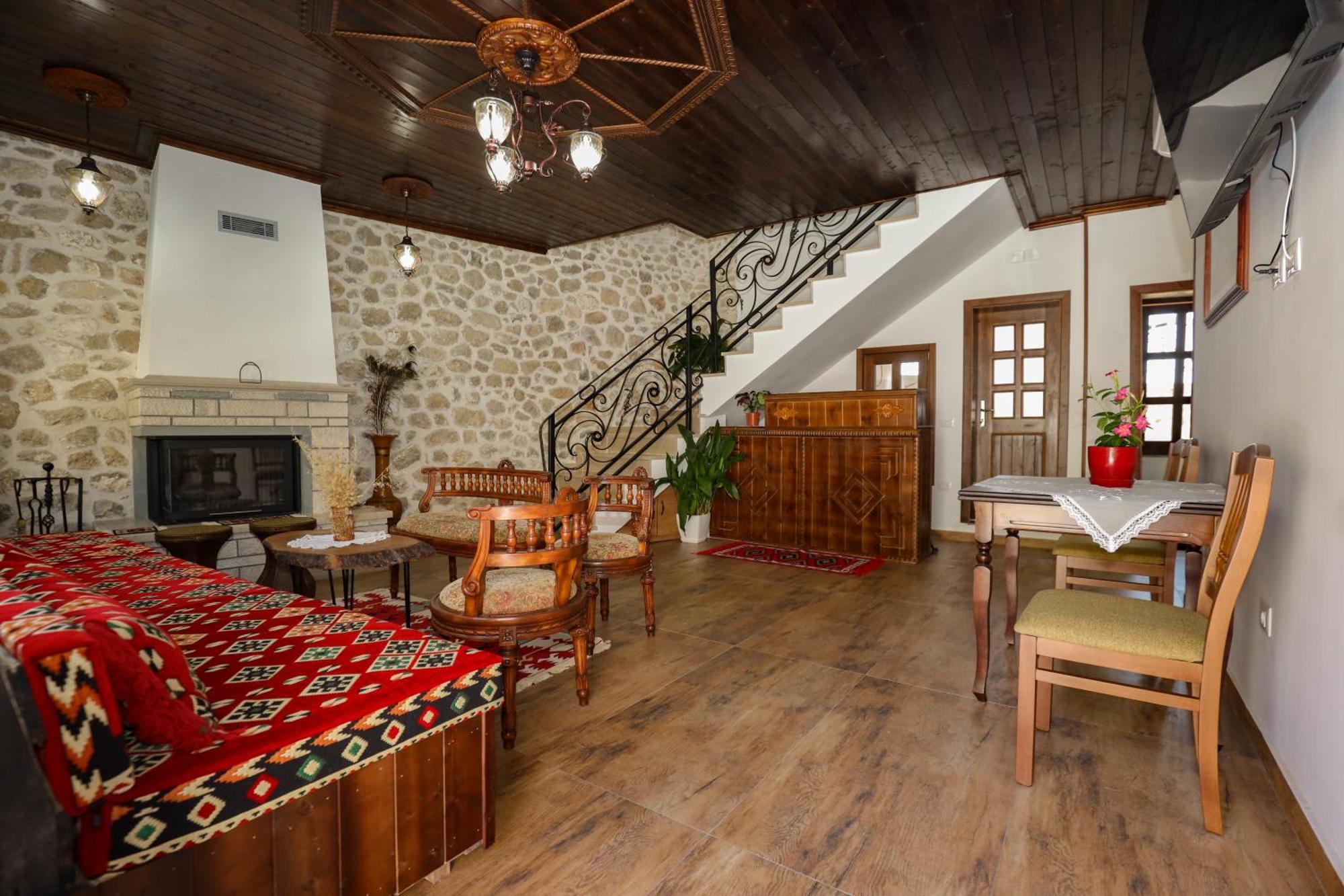 The House Of Dollma , Inside Kruja Castle Hotel Exterior foto