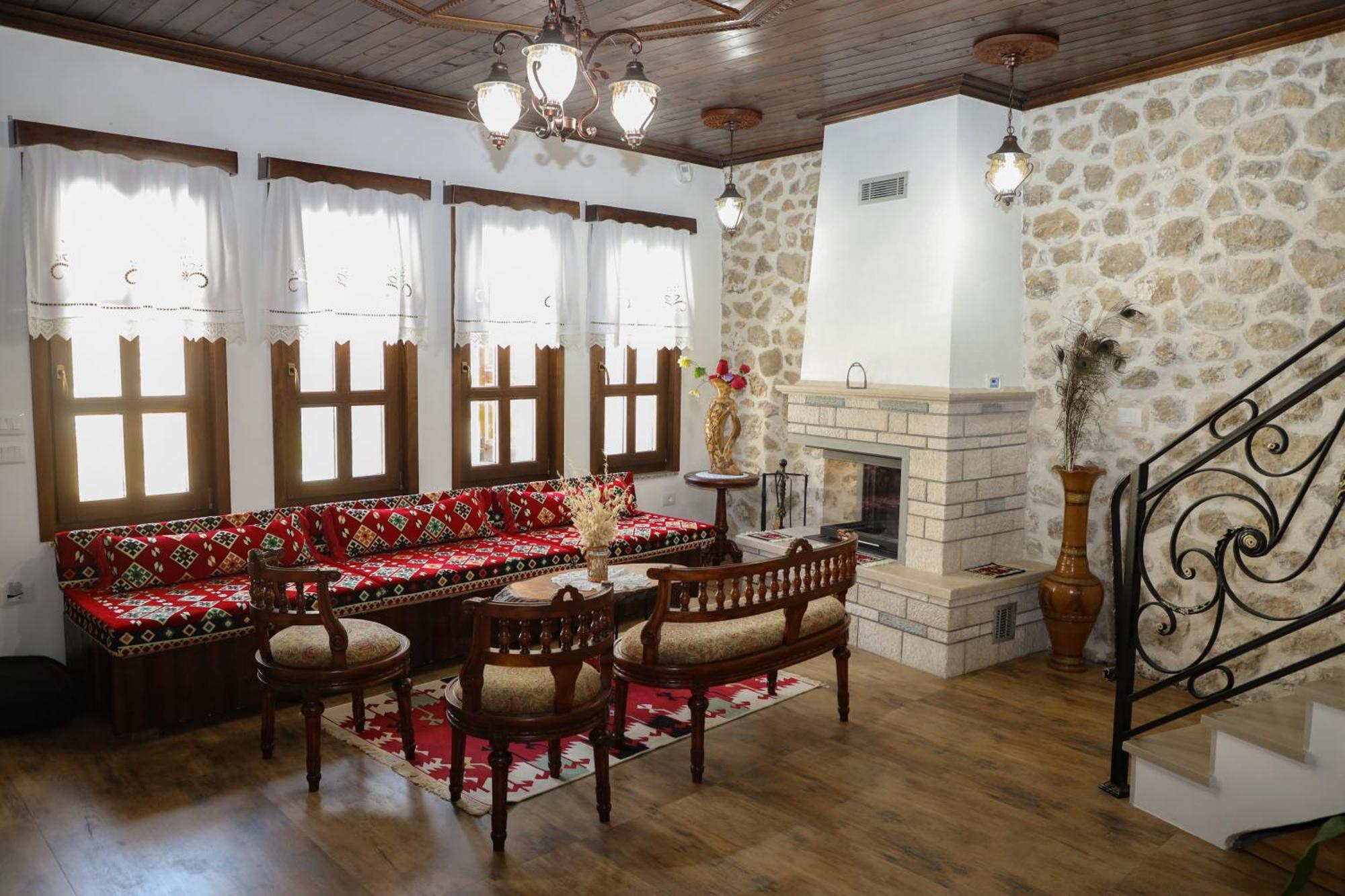 The House Of Dollma , Inside Kruja Castle Hotel Exterior foto